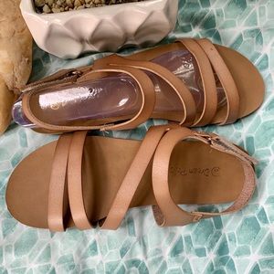 Brand New Tan Women Open Toes Ankle Sandals